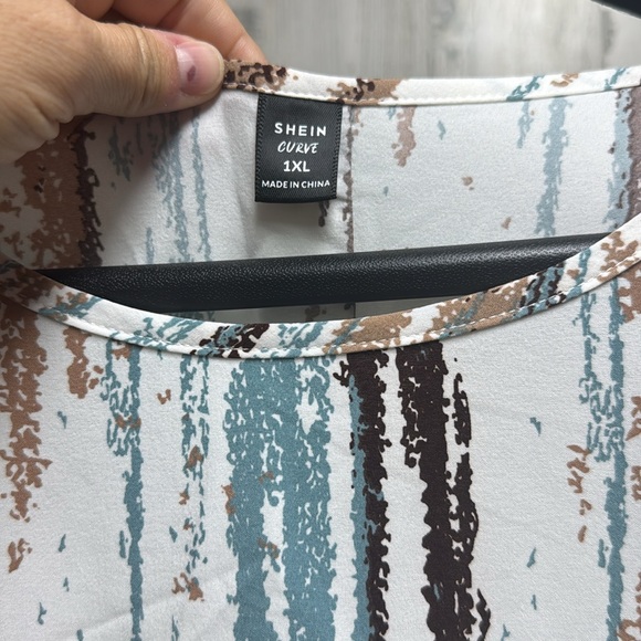 EUC- SHEIN Curves Dress, Size 1XL - Picture 3 of 5